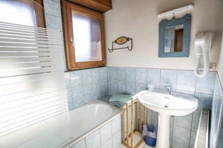 Rent in ski resort 7 room apartment 14 people - Chalet Jacrose - Châtel - Bath-tub
