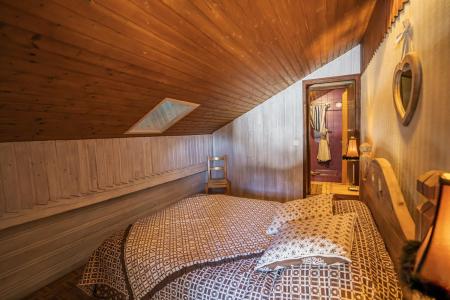 Rent in ski resort 3 room apartment 7 people (2) - Chalet le Vieux Four - Châtel - Bedroom under mansard