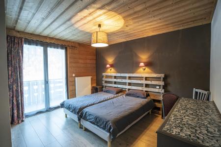 Rent in ski resort 7 room apartment 12 people (002) - Chalet Val D'or - Châtel - Apartment