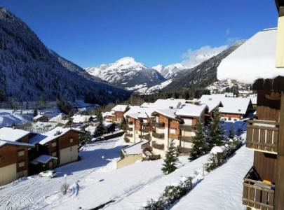 Rent in ski resort Studio sleeping corner 4 people (2008) - Résidence Chaumière des Neiges B - Châtel - Balcony