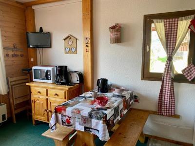 Rent in ski resort Studio mezzanine 3 people (17A) - Résidence la Toison Blanche - Châtel - Apartment