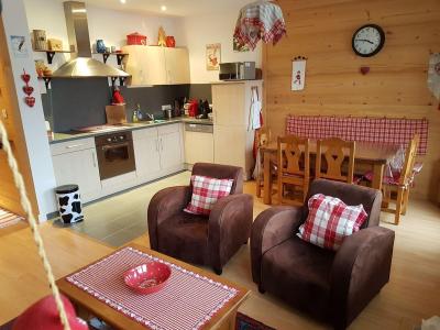 Rent in ski resort 2 room apartment 5 people (3) - Résidence Le Morclan - Châtel - Living room
