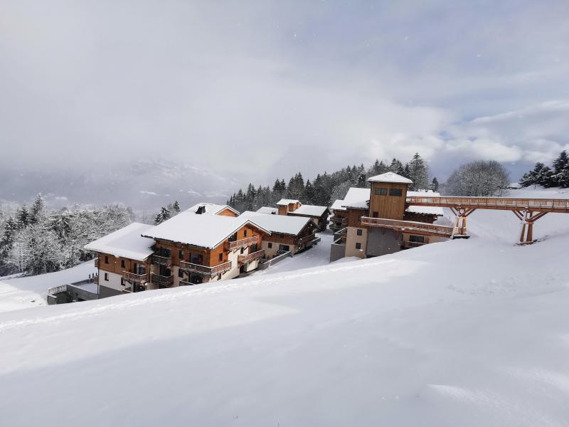 Vacances en montagne Les Chalets des Pistes - Combloux - Extérieur hiver