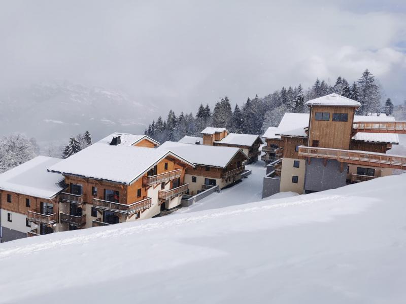 Ski verhuur Les Chalets des Pistes - Combloux - Buiten winter