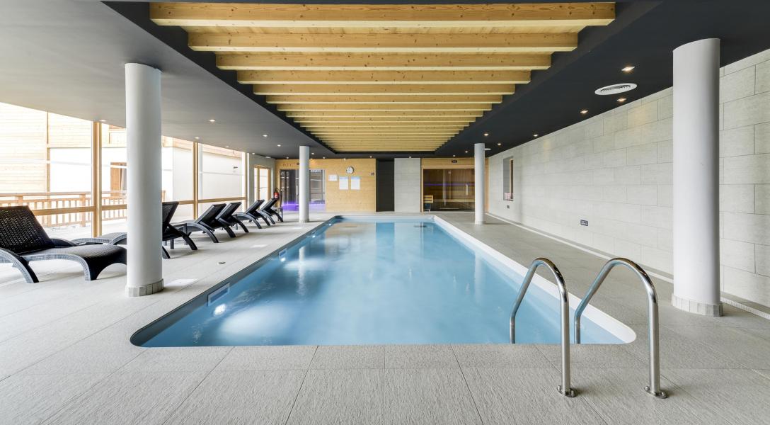 Rent in ski resort Résidence Terresens Fermes du Mont Blanc - Combloux - Swimming pool