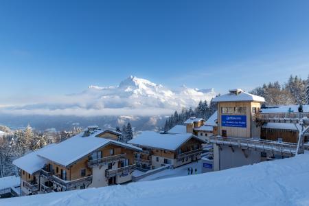 Rent in ski resort Les Chalets des Pistes - Combloux - Winter outside