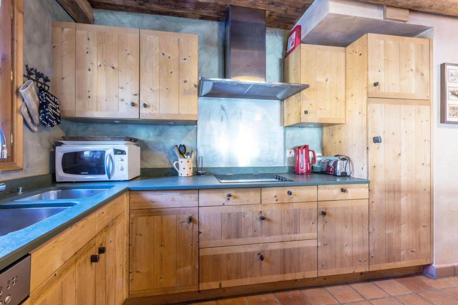 Rent in ski resort 6 room triplex chalet 10 people - ALPINUM - Courchevel - Kitchen