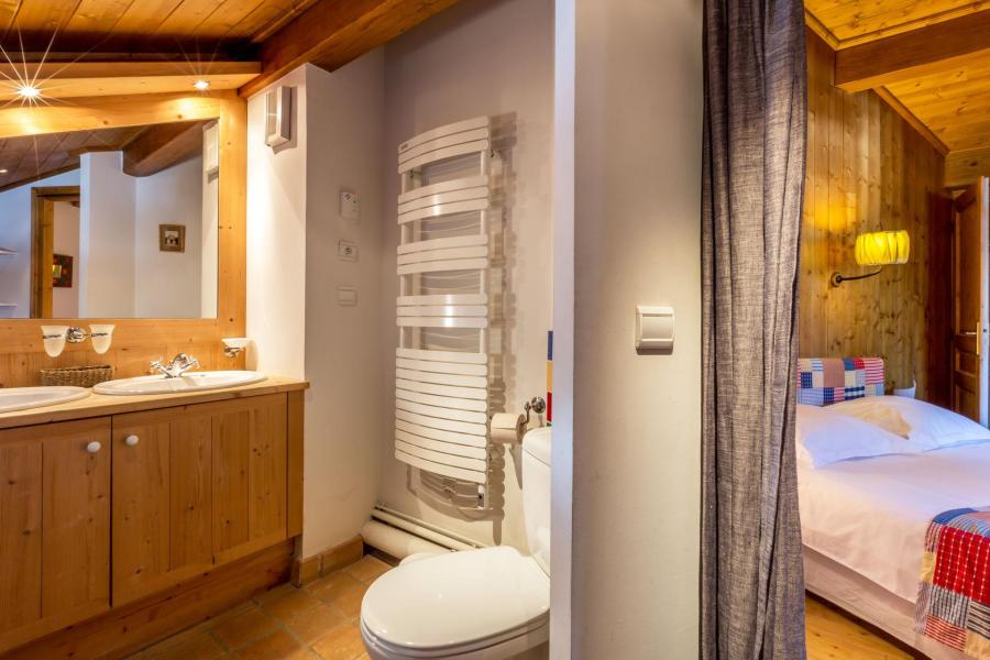 Rent in ski resort 6 room triplex chalet 10 people - ALPINUM - Courchevel - Master bedroom