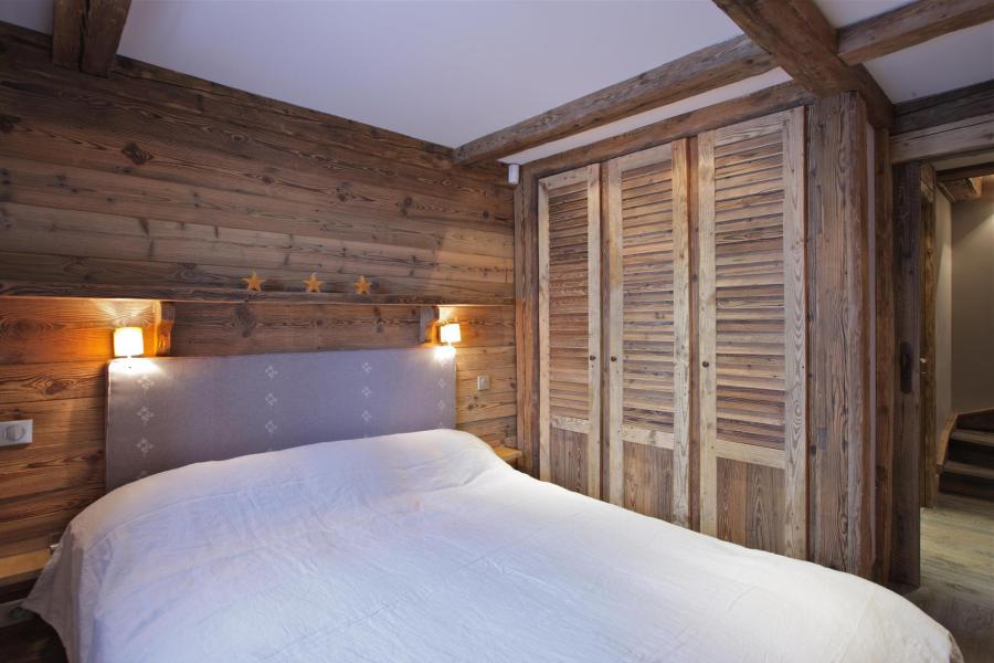 Rent in ski resort 4 room chalet 8 people - Chalet Ajacour - Courchevel - Bedroom