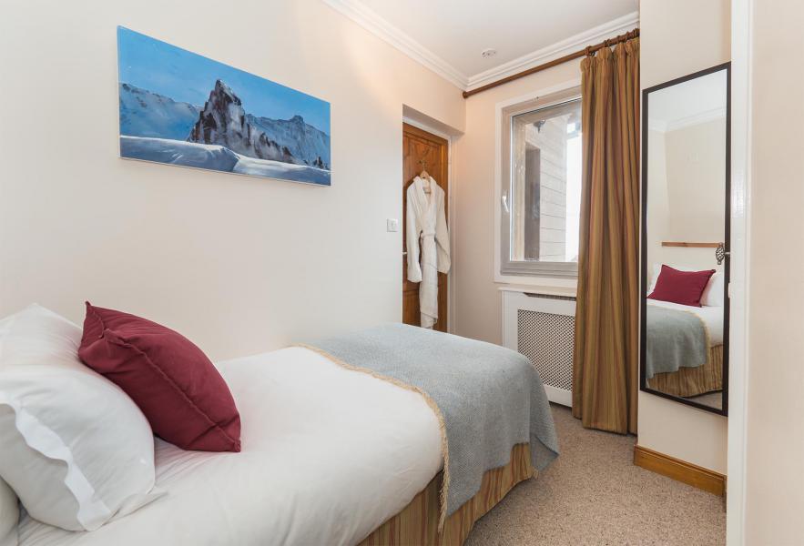 Rent in ski resort Chalet Dharkoum Lama - Courchevel - Bedroom