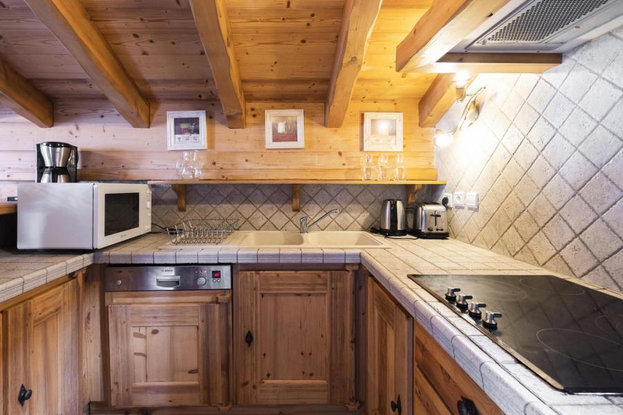 Rent in ski resort 6 room chalet 8 people - Chalet Estive - Courchevel - Kitchen