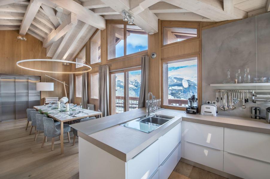 Rent in ski resort 9 room chalet 11 people - Chalet Kibo - Courchevel - Kitchen