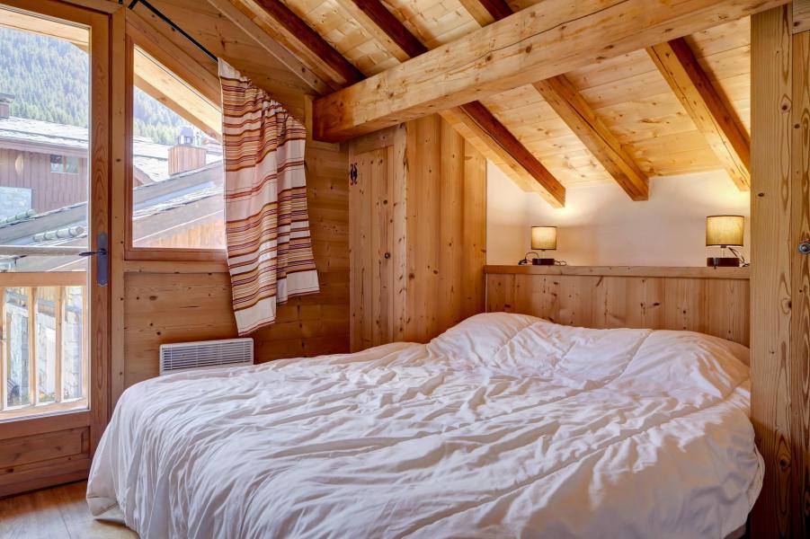 Rent in ski resort 4 room duplex chalet 6 people - Chalet la Mélèze - Courchevel - Cabin