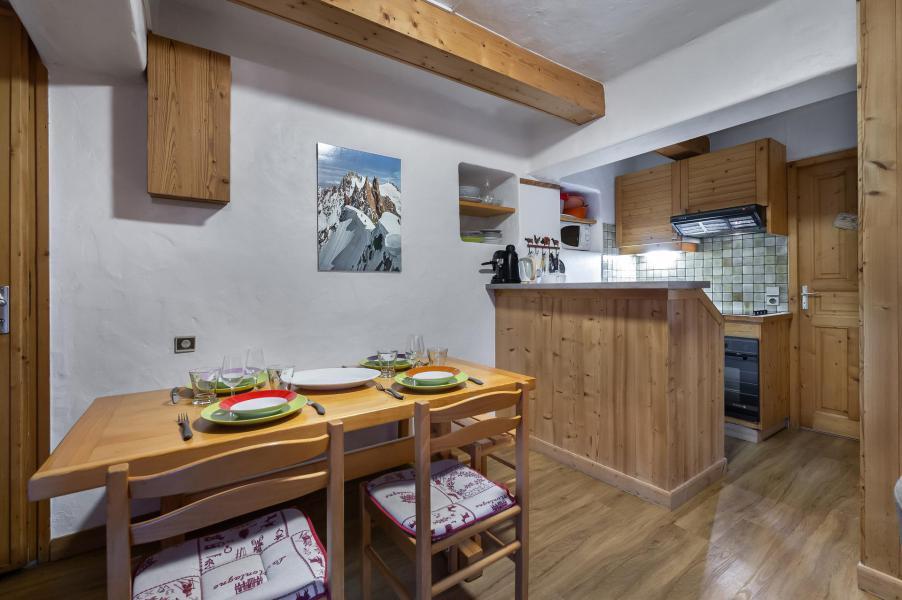 Rent in ski resort 2 room apartment 4 people - Chalet Toutounier - Courchevel - Dining area