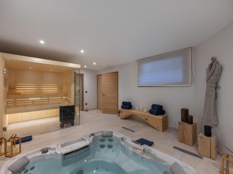 Rent in ski resort 7 room chalet 12 people - GOYARD - Courchevel - Jacuzzi