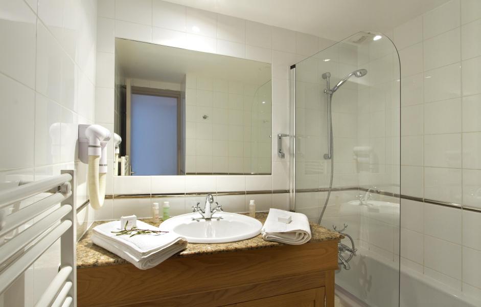 Rent in ski resort Hôtel New Solarium - Courchevel - Bathroom