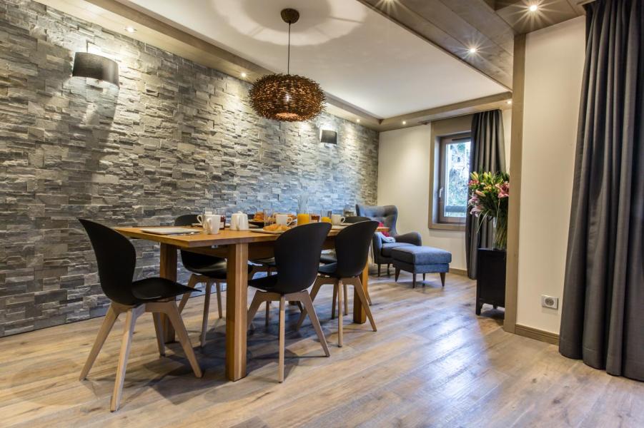 Location au ski Appartement 5 pièces 7-9 personnes (C17) - Keystone Lodge - Courchevel - Table