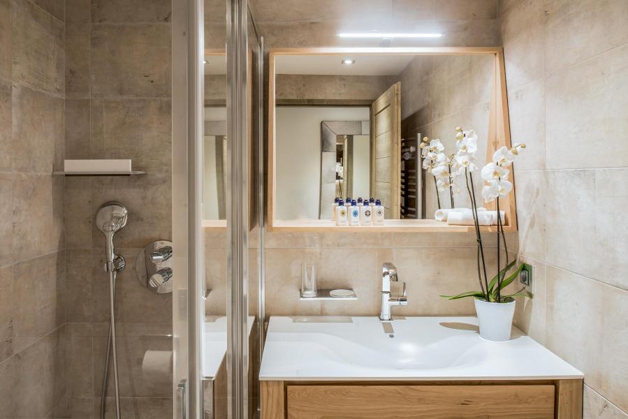 Soggiorno sugli sci Appartamento 5 stanze con cabina per 8-10 persone (D02) - Mammoth Lodge - Courchevel - Bagno con doccia