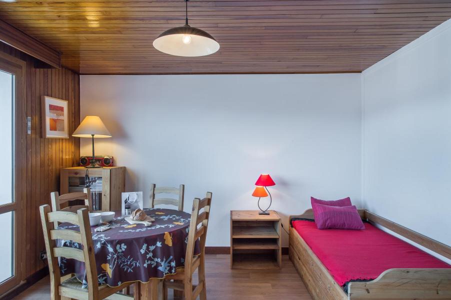 Rent in ski resort Studio 3 people (RE010F) - Résidence 1650 - Courchevel - Living room