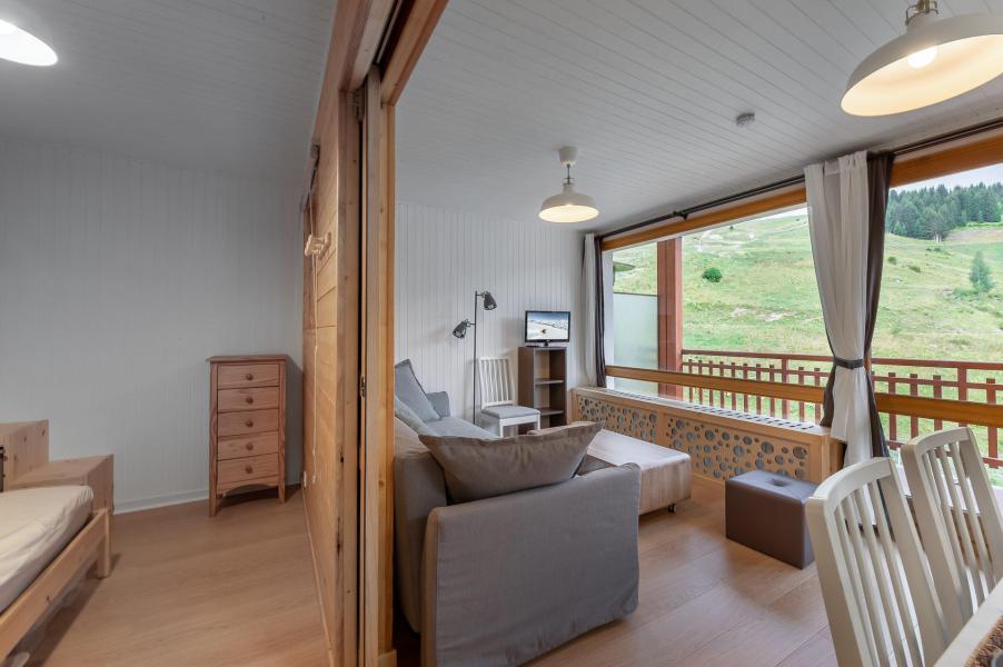 Rent in ski resort Studio cabin 5 people (RE009W) - Résidence 1650 - Courchevel - Apartment