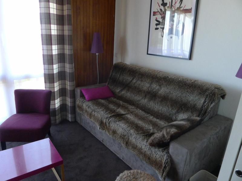 Rent in ski resort Studio sleeping corner 4 people (RE007J) - Résidence 1650 - Courchevel - Living room