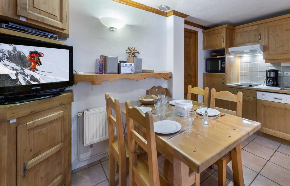 Ski verhuur Appartement 2 kamers 4 personen (109) - Résidence Caribou - Courchevel - Woonkamer