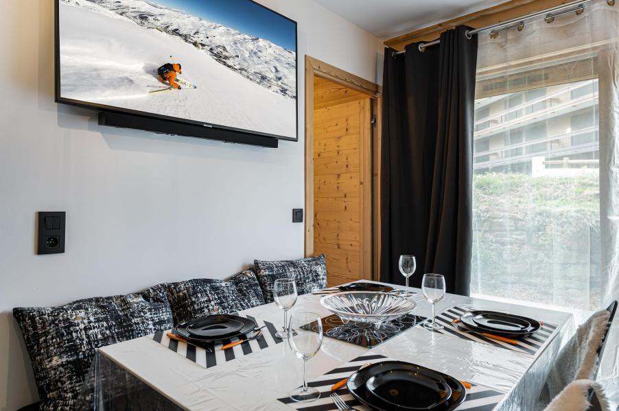 Rent in ski resort 2 room apartment 4 people (RC03) - Résidence Chantemerle - Courchevel - Living room