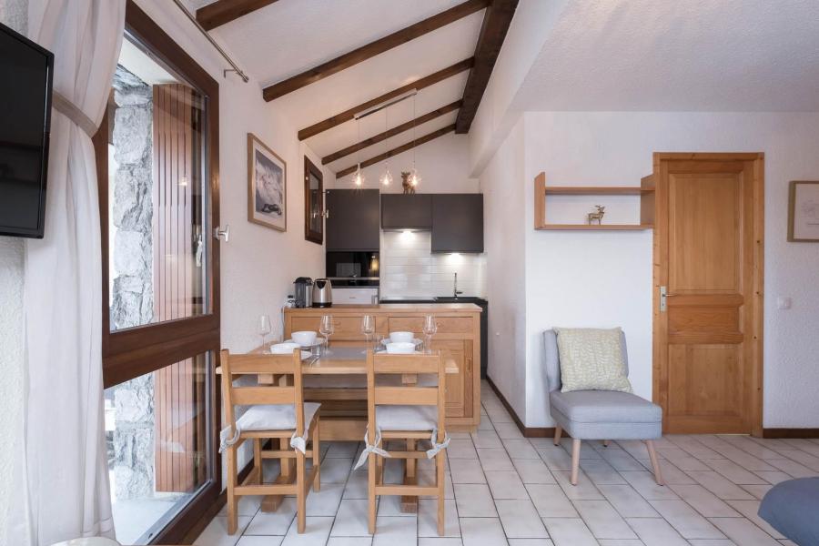 Wynajem na narty Apartament 2 pokojowy 4 osób (02) - Résidence les Primevères - Courchevel - Pokój gościnny