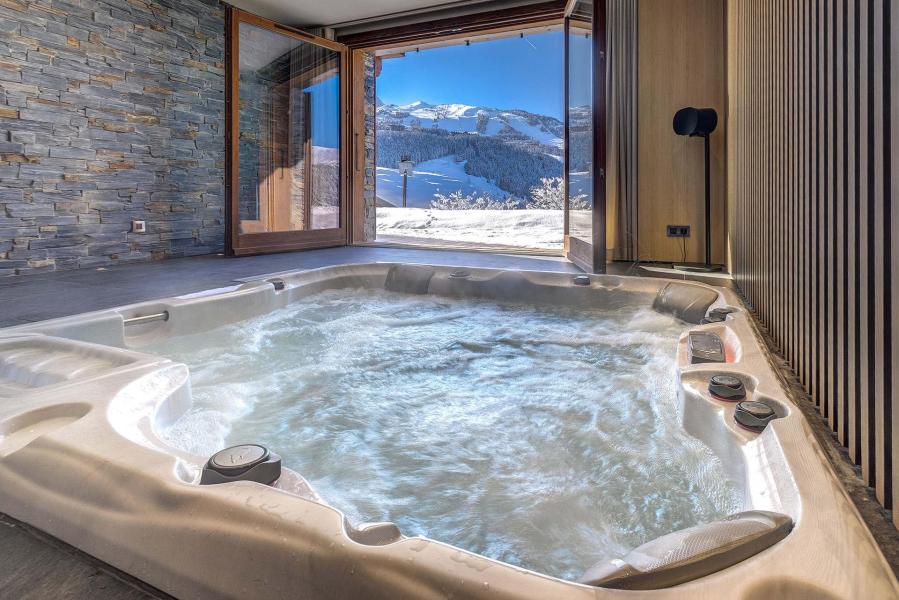 Rent in ski resort 6 room chalet cabin 12 people - Rosoire - Courchevel - Jacuzzi