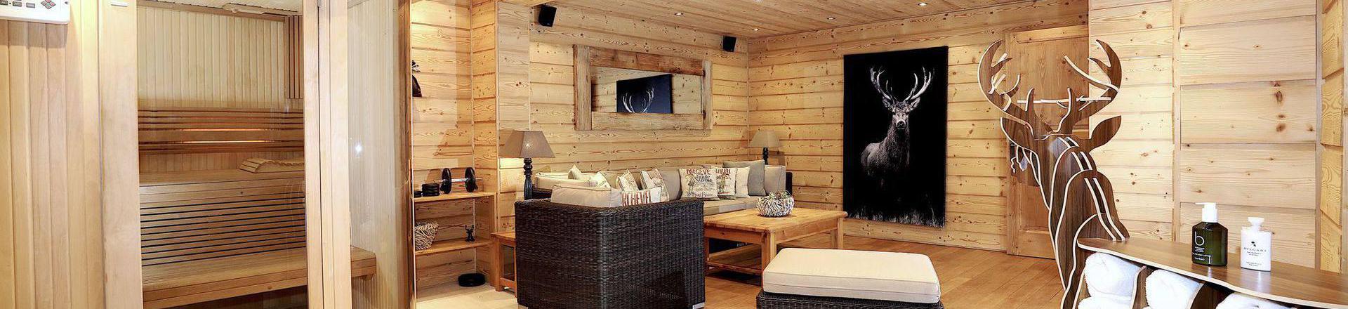 Rent in ski resort 8 room chalet 14 people - Chalet du Chamois - Courchevel - Apartment