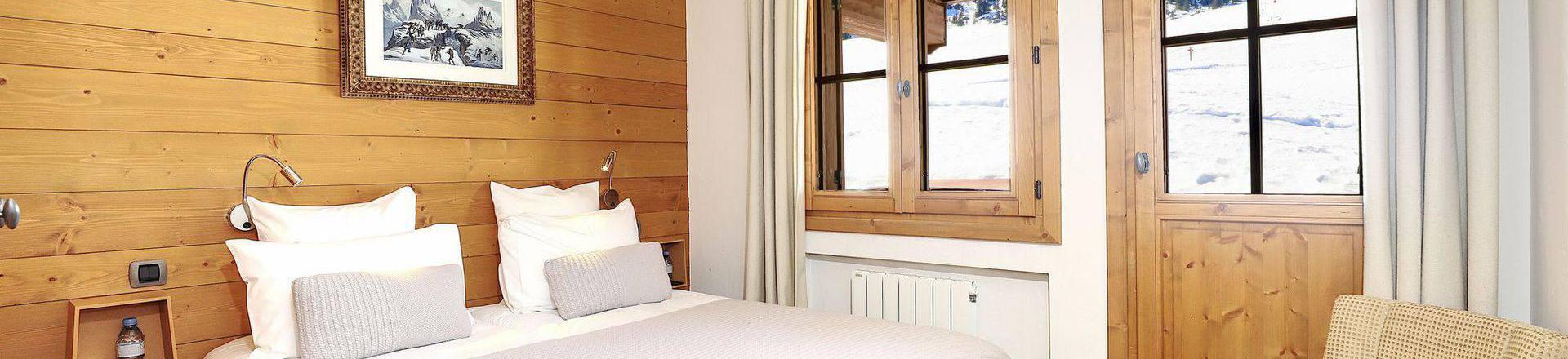 Rent in ski resort 8 room chalet 14 people - Chalet du Chamois - Courchevel - Bedroom