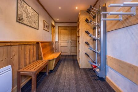 Rent in ski resort 6 room triplex chalet 10 people - ALPINUM - Courchevel - Ski locker