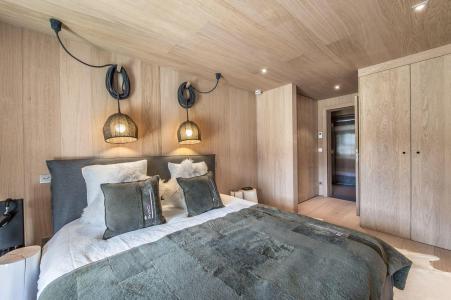 Rent in ski resort 9 room chalet 11 people - Chalet Kibo - Courchevel - Bedroom