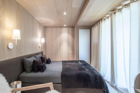 Rent in ski resort 9 room chalet 11 people - Chalet Kibo - Courchevel - Bedroom