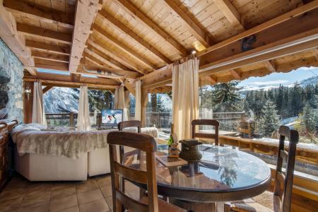 Wynajem na narty  - Chalet L'Ecureuil sur Le Toit - Courchevel - Pokój gościnny