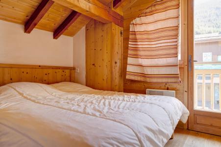 Rent in ski resort 4 room duplex chalet 6 people - Chalet la Mélèze - Courchevel - Bedroom