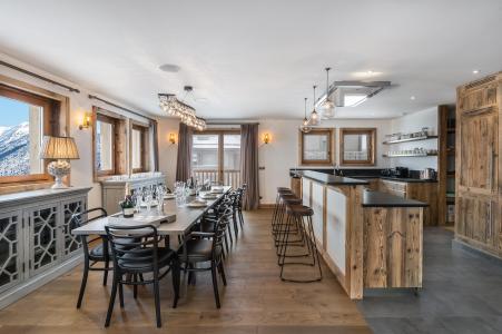 Rent in ski resort 6 room quadriplex chalet 10 people - Chalet Libellule - Courchevel - Kitchen
