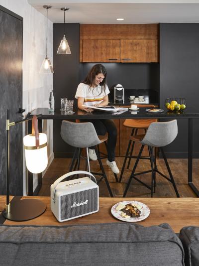 Ski verhuur Familie suite 4 personen - Hôtel Écrin Blanc - Courchevel - Woonkamer