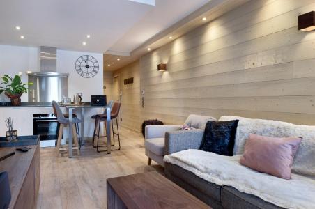 Rent in ski resort 2 room duplex apartment cabin 2-4 people (A10) - Le C - Courchevel - Living room