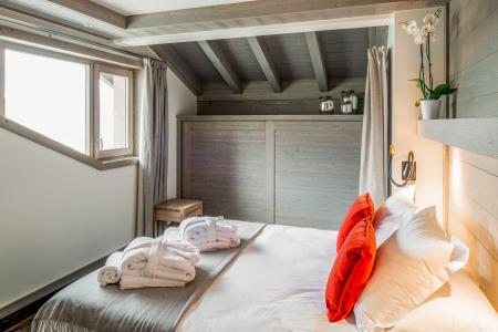 Rent in ski resort 5 room duplex apartment 9 people (D13) - Mammoth Lodge - Courchevel - Bedroom