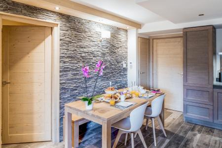 Alquiler al esquí Apartamento 2 piezas cabina para 2-4 personas (D08) - Mammoth Lodge - Courchevel - Mesa