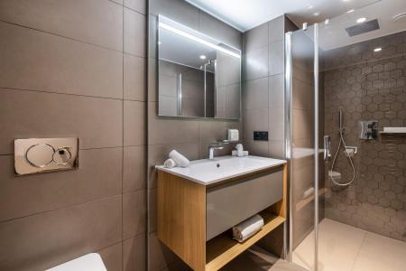 Soggiorno sugli sci Appartamento 5 stanze con cabina per 8-10 persone (Kailash) - Manali Lodge - Courchevel - Bagno con doccia