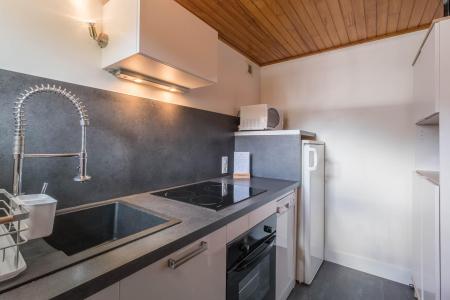 Rent in ski resort Studio mezzanine 5 people (RE012S) - Résidence 1650 - Courchevel - Kitchenette