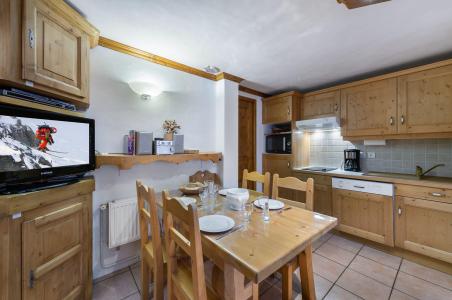 Ski verhuur Appartement 2 kamers 4 personen (109) - Résidence Caribou - Courchevel - Woonkamer