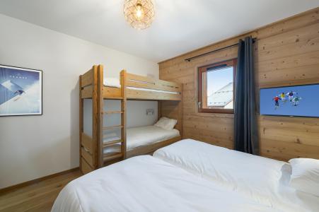 Rent in ski resort 4 room apartment 8 people (RC05) - Résidence Chantemerle - Courchevel - Bedroom