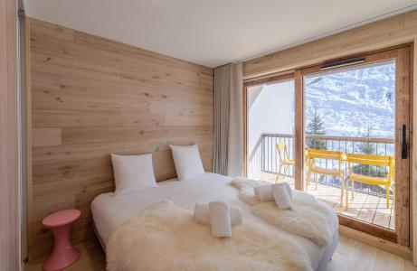 Rent in ski resort 2 room apartment cabin 6 people (H225) - Résidence Domaine de  l'Ariondaz - Courchevel - Double bed