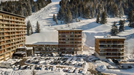 Rent in ski resort 2 room apartment 5 people (B112) - Résidence Domaine de  l'Ariondaz - Courchevel - Winter outside