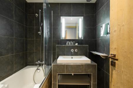 Rent in ski resort 4 room apartment 6 people (WINTER 127) - Résidence les Chalets du Forum - Courchevel - Bathroom
