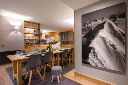 Rent in ski resort 4 room apartment 6 people (WINTER 127) - Résidence les Chalets du Forum - Courchevel - Table