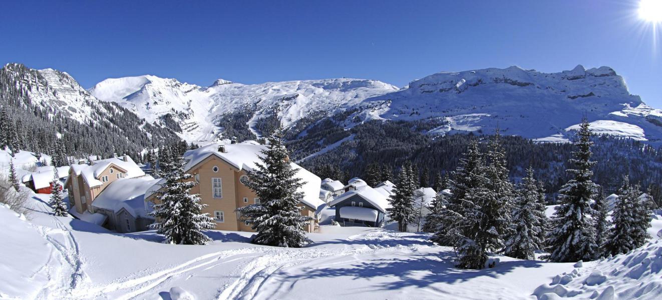 Vacanze in montagna Les Chalets du Hameau - Flaine - Esteriore inverno
